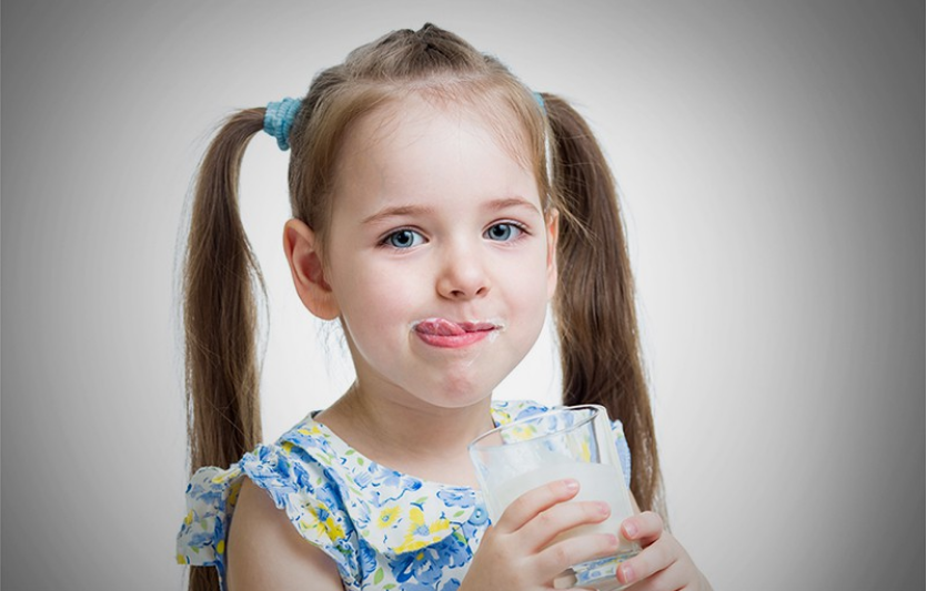 З якого віку дитині можна давати кефір